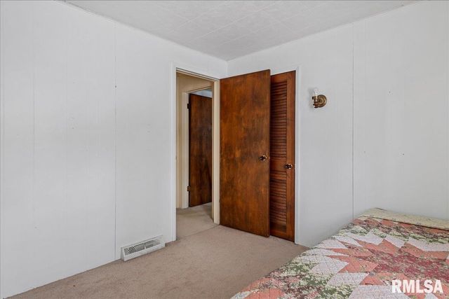 3120 S 13TH Street, Springfield, IL 62703