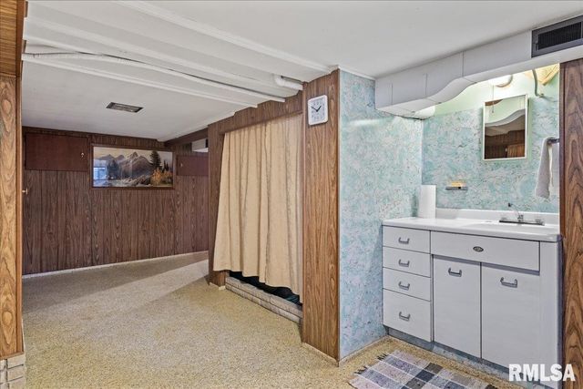 3120 S 13TH Street, Springfield, IL 62703