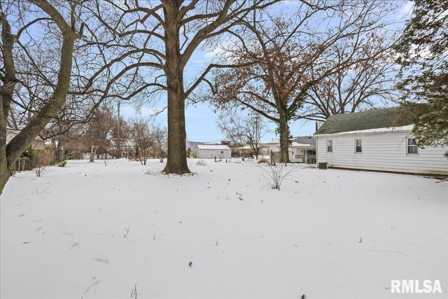 3120 S 13TH Street, Springfield, IL 62703