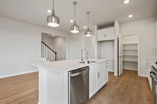 283 Crater Lake DR, Dripping Springs, TX 78620