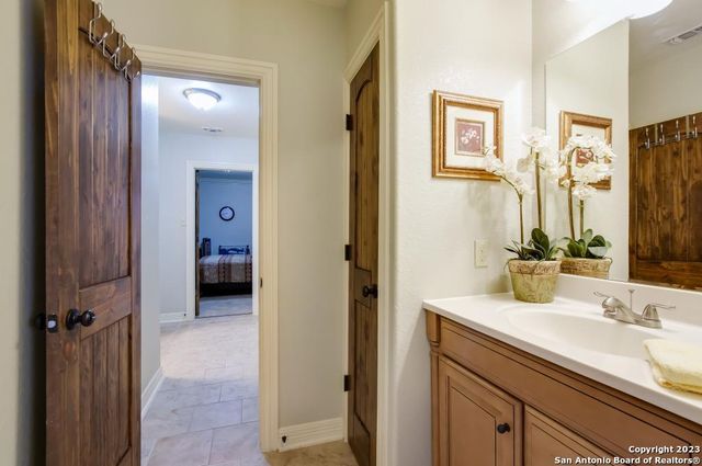 188 CLAYWELL DR, Alamo Heights, TX 78209