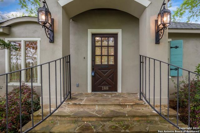 188 CLAYWELL DR, Alamo Heights, TX 78209