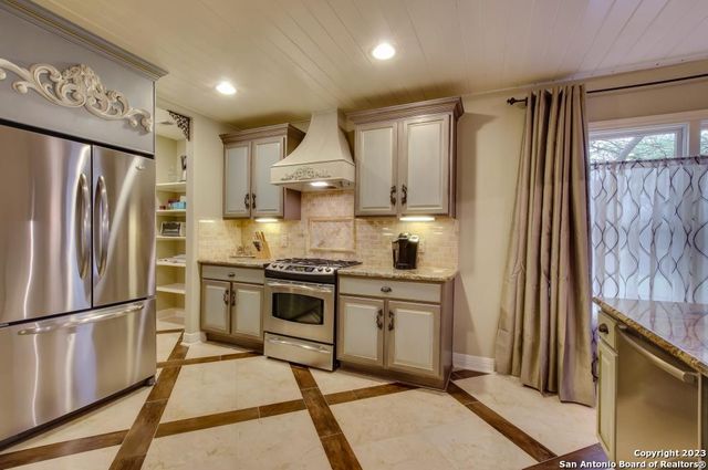 188 CLAYWELL DR, Alamo Heights, TX 78209