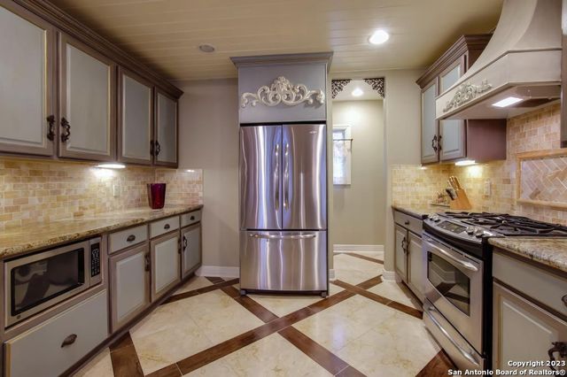 188 CLAYWELL DR, Alamo Heights, TX 78209