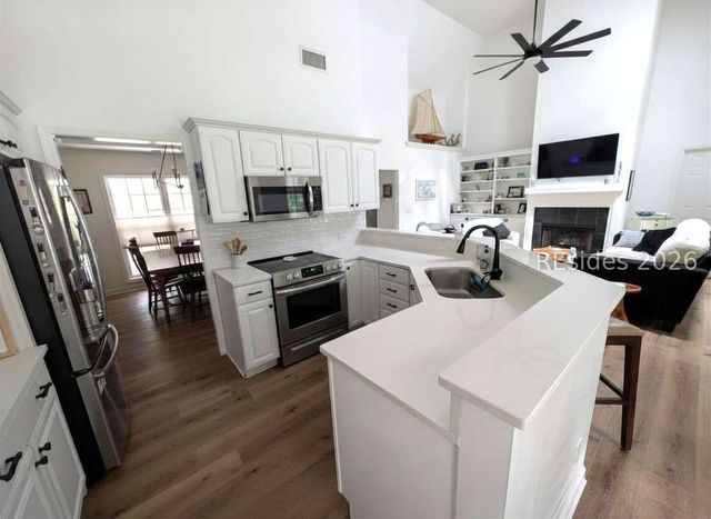 77 James F Byrnes St, Beaufort, SC 29907