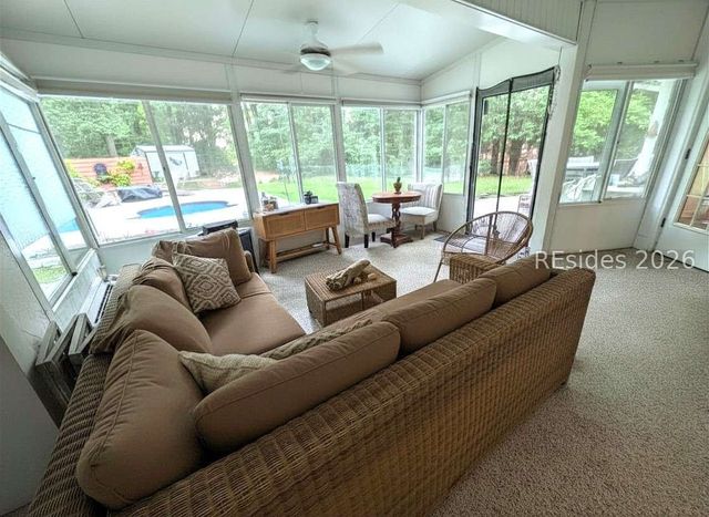 77 James F Byrnes St, Beaufort, SC 29907