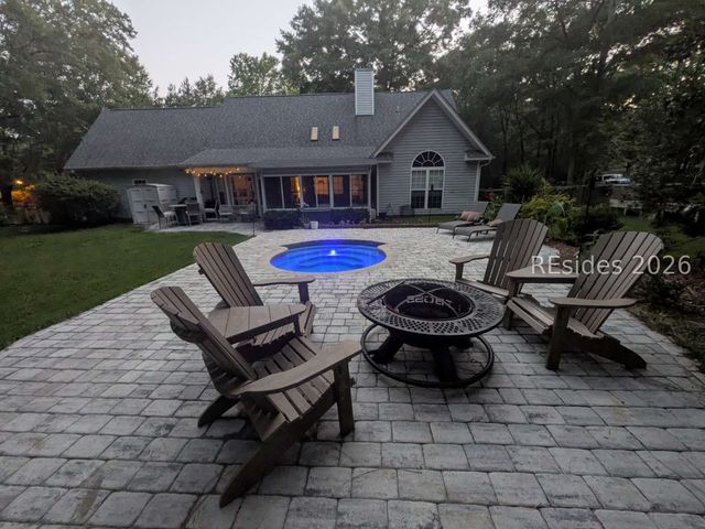 77 James F Byrnes St, Beaufort, SC 29907