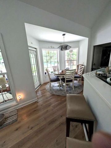 77 James F Byrnes St, Beaufort, SC 29907