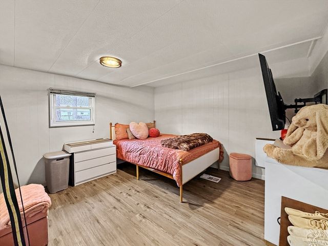 126 Beach Rd, Salisbury, MA 01952