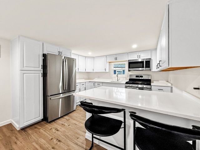 126 Beach Rd, Salisbury, MA 01952