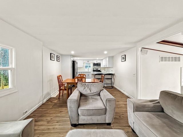 126 Beach Rd, Salisbury, MA 01952