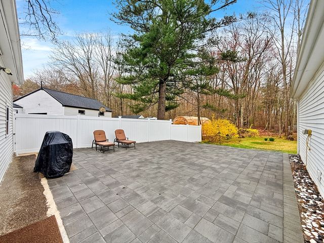 126 Beach Rd, Salisbury, MA 01952