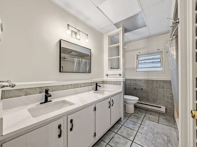 126 Beach Rd, Salisbury, MA 01952
