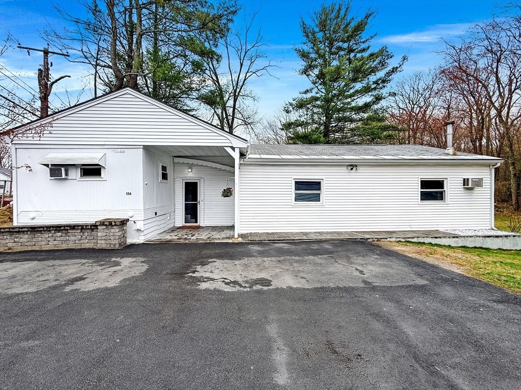 126 Beach Rd, Salisbury, MA 01952