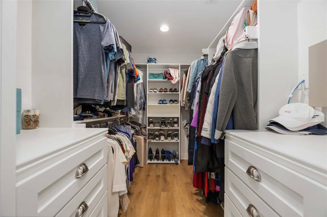 2011 De Milo Drive, Houston, TX 77018