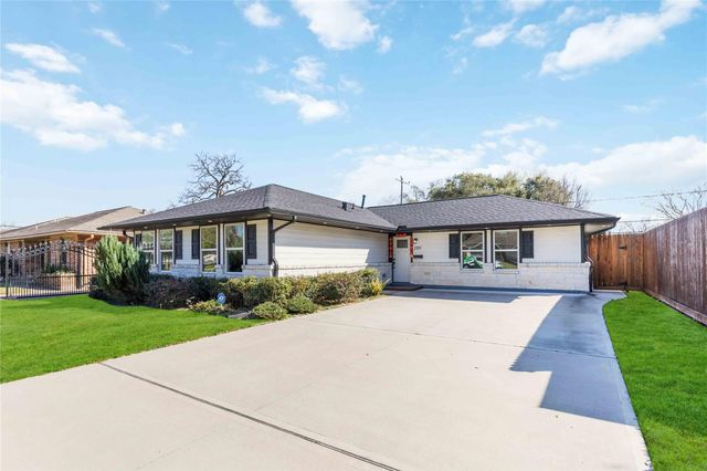 2011 De Milo Drive, Houston, TX 77018