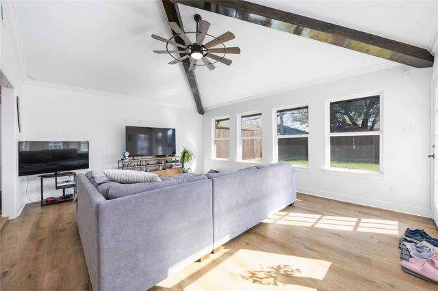 2011 De Milo Drive, Houston, TX 77018