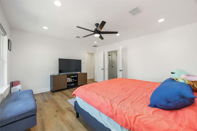 2011 De Milo Drive, Houston, TX 77018