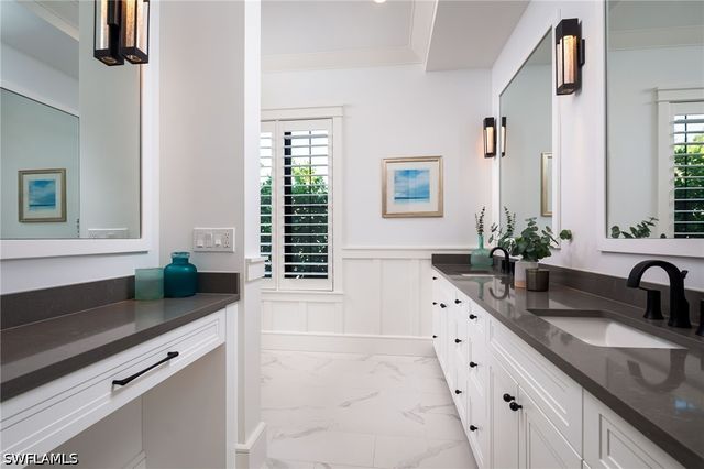 1064 13th ST N, Naples, FL 34102