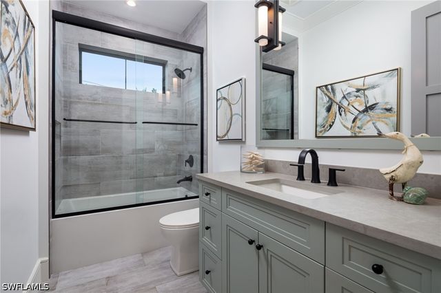 1064 13th ST N, Naples, FL 34102