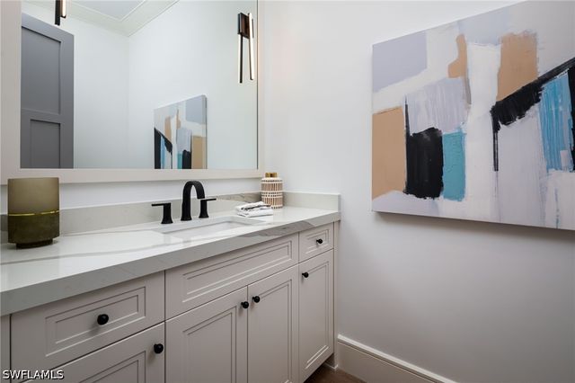 1064 13th ST N, Naples, FL 34102