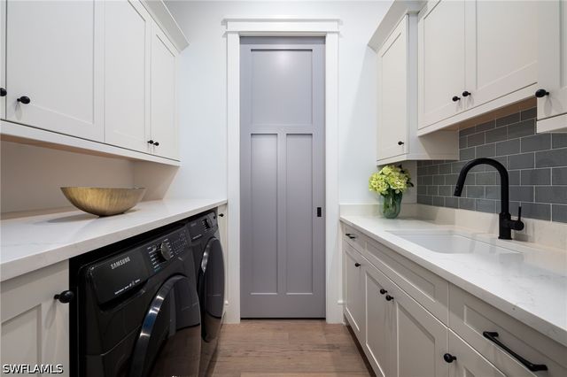 1064 13th ST N, Naples, FL 34102