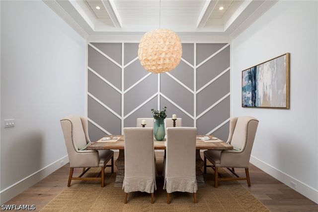 1064 13th ST N, Naples, FL 34102