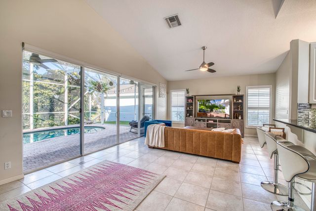 2767 S Clearbrook Circle, Delray Beach, FL 33445