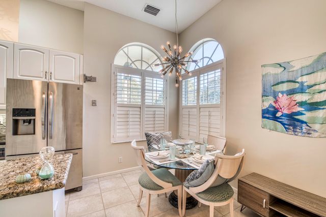 2767 S Clearbrook Circle, Delray Beach, FL 33445