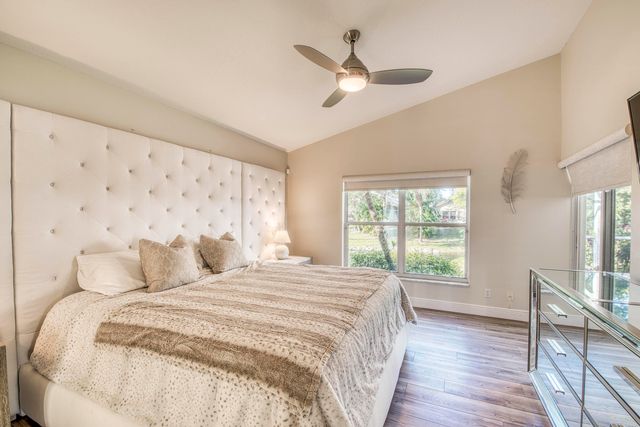 2767 S Clearbrook Circle, Delray Beach, FL 33445