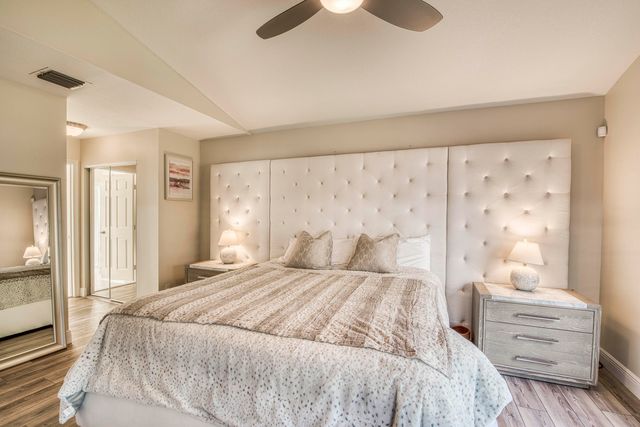 2767 S Clearbrook Circle, Delray Beach, FL 33445