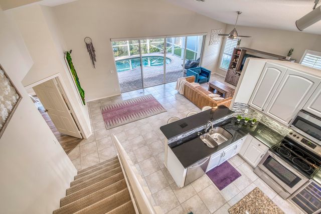 2767 S Clearbrook Circle, Delray Beach, FL 33445