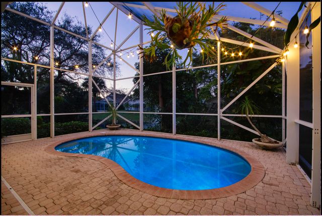 2767 S Clearbrook Circle, Delray Beach, FL 33445