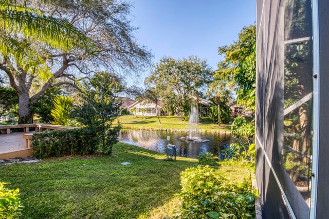 2767 S Clearbrook Circle, Delray Beach, FL 33445