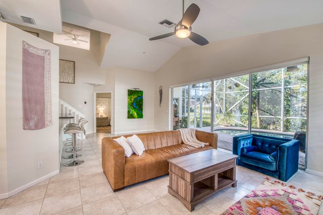 2767 S Clearbrook Circle, Delray Beach, FL 33445