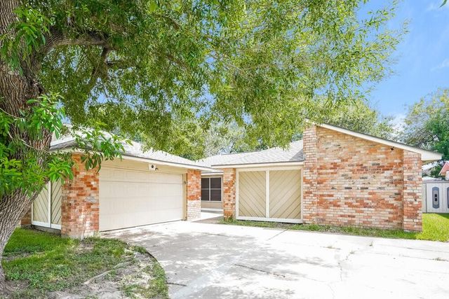 8403 Quail Burg Lane, Houston, TX 77489