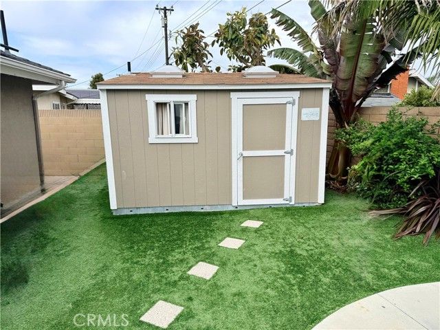 17792 Lewis, Huntington Beach, CA 92647