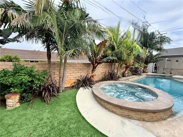 17792 Lewis, Huntington Beach, CA 92647