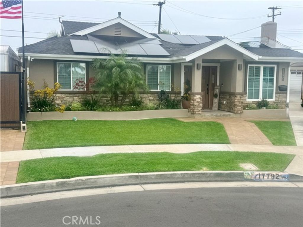 17792 Lewis, Huntington Beach, CA 92647