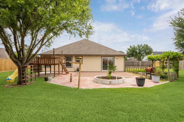 3402 Fox Court, Pearland, TX 77581
