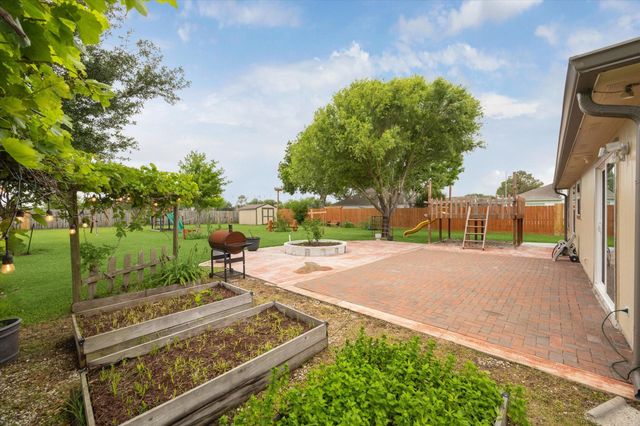 3402 Fox Court, Pearland, TX 77581