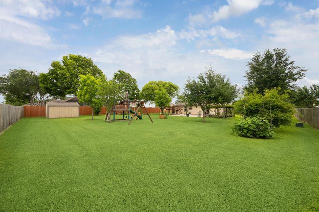 3402 Fox Court, Pearland, TX 77581