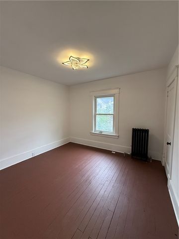322 Duss Ave, Ambridge, PA 15003