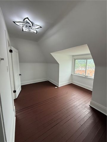 322 Duss Ave, Ambridge, PA 15003