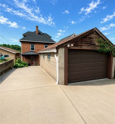 322 Duss Ave, Ambridge, PA 15003