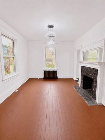 322 Duss Ave, Ambridge, PA 15003