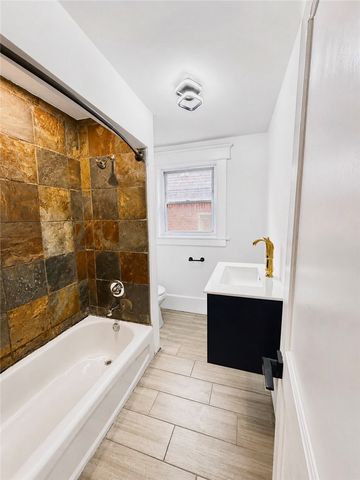 322 Duss Ave, Ambridge, PA 15003