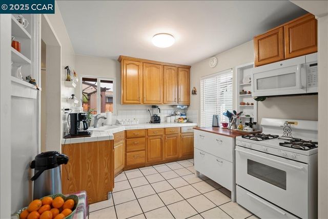 2996 Devon Way, San Pablo, CA 94806