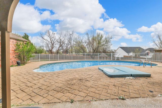 9311 N 139th East Avenue, Owasso, OK 74055