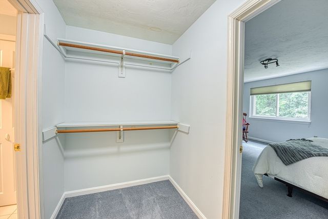 28 Gaslight Ln 28, Easton, MA 02334